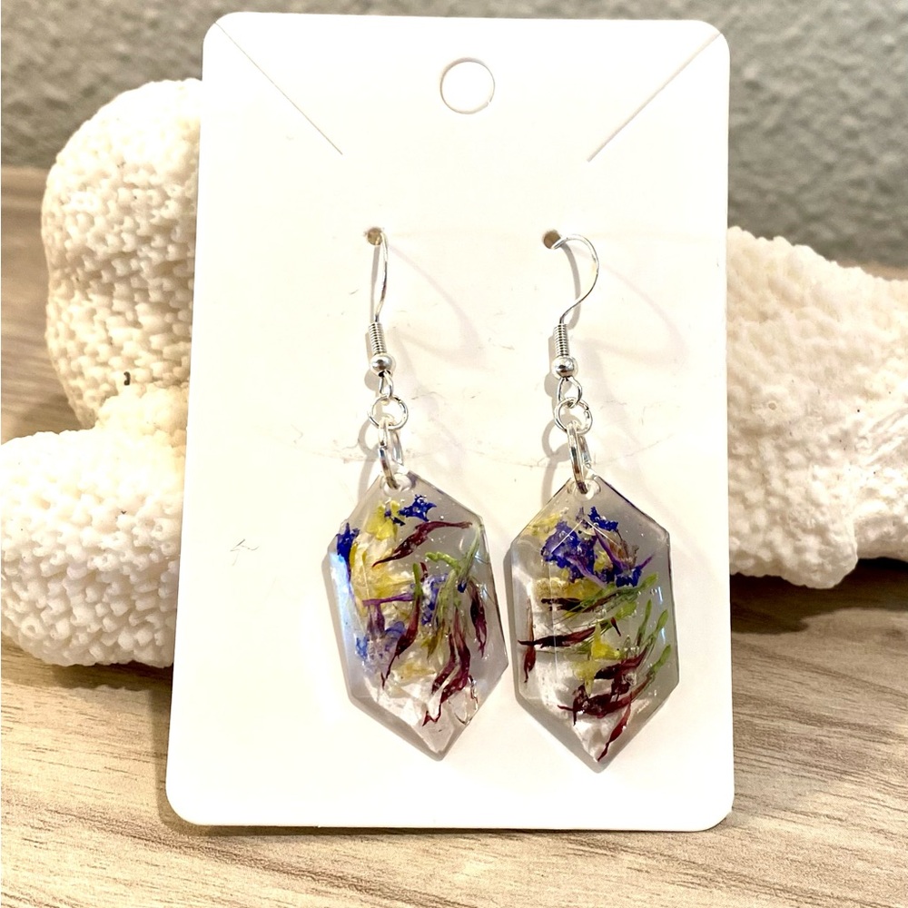 “Handmade” Resin Drop Earrings with real wildflowers,beach sand on Silver. NEW